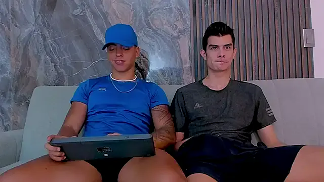 Freechat junior_friendss on StripChat