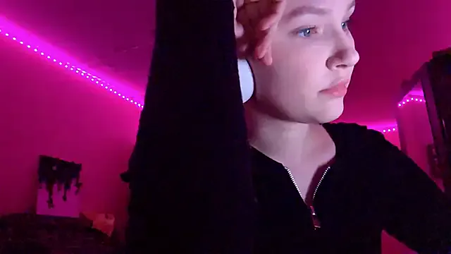 KarinRobertson on StripChat