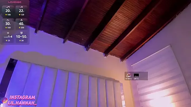 lil_hanna18 on StripChat 