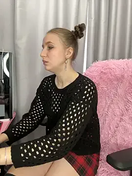 LillyFan-X on StripChat 