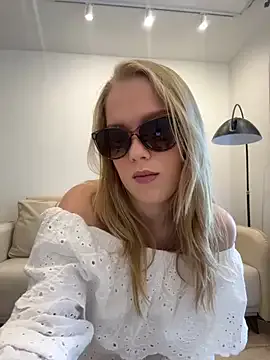 Little_Forest_ELF on StripChat 