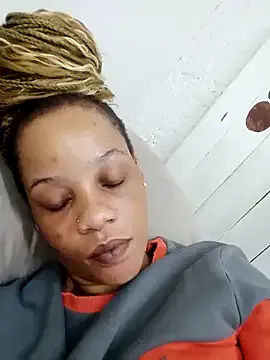 Freechat LolaTwerksXX on StripChat