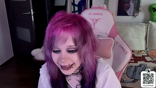 Lollyshy on StripChat 