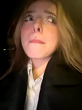 LoraaDoll — A LOT SALIVA ON PUSSY AND SLAPS IN TAXI