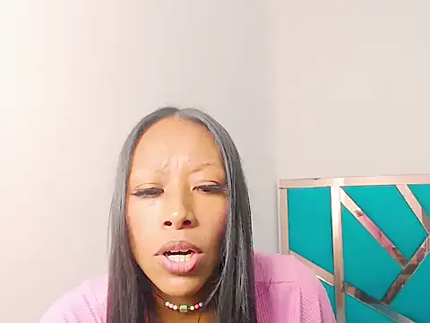 Freechat monserrath_bitch_naughty on StripChat