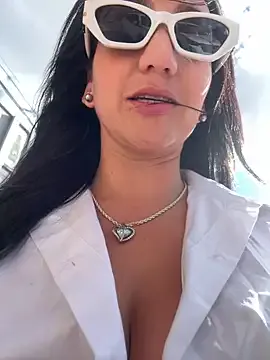 Ninabigtitied on StripChat 