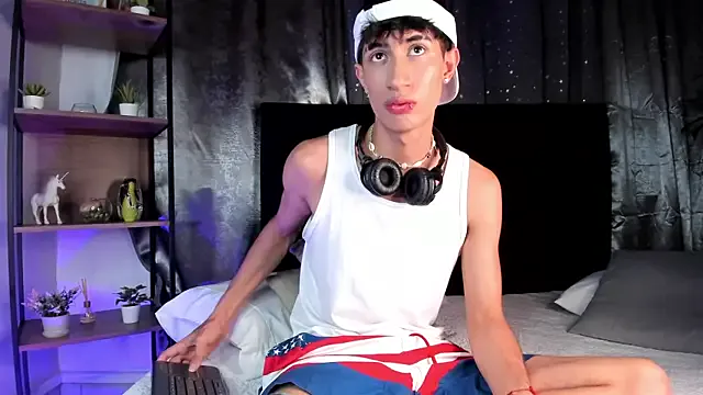 NovaaWheler — show masturbation x 2min