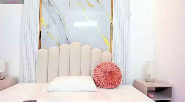 Freechat OSHUN_ on StripChat