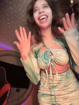 Queentaraf999 — YOU MAKE ME HORNY try11/101/202