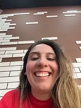 StripChat sarah_honey__ is Freechat sarah_honey__ — Ice cream in my boobs