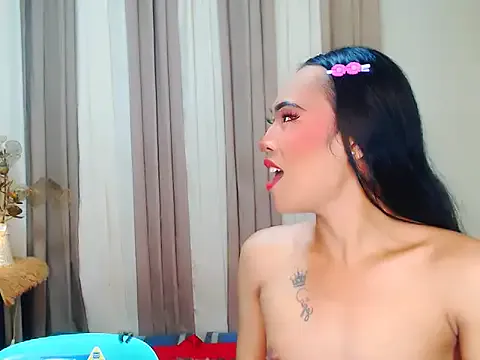 Savanna_White on StripChat 