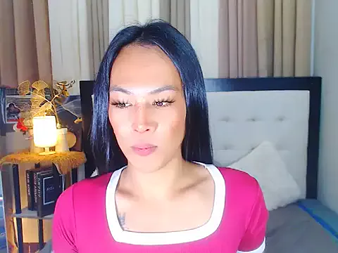 Savanna_White on StripChat 