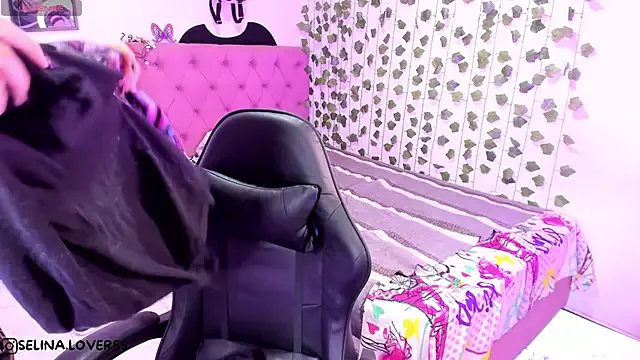 selina_lovers_ — show pussy