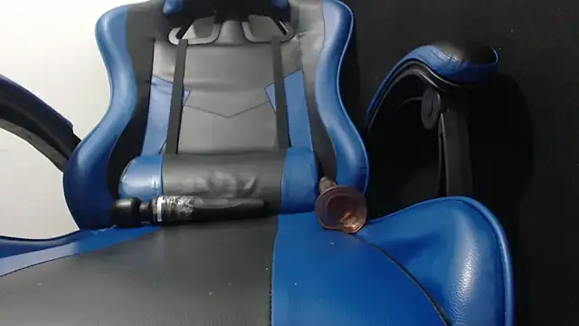 Freechat sinay024 on StripChat