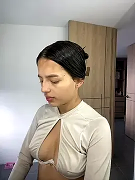 Sofia18_pinkk — Show ass