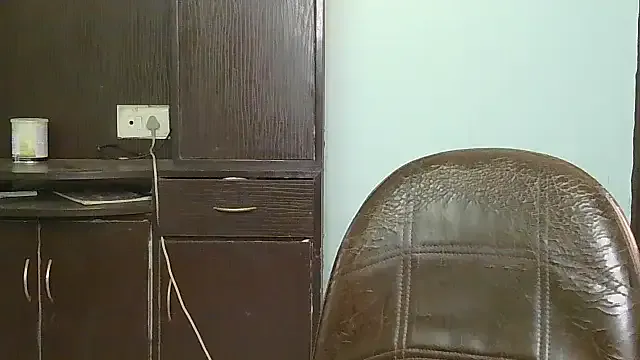 Zaraa_1 on StripChat 